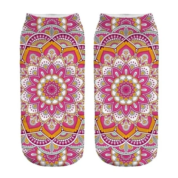 🏷️ 4/$25 Colorful Mandala Bohemian Ankle Socks - Picture 1 of 3